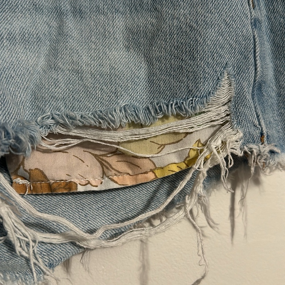 American Eagle denim shorts - Picture 2 of 4